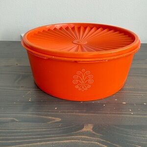 Vintage  Tupperware Servalier canister
Sunburst lid